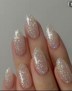 Glittery Nails, Sparkle Nails, Sparkly Nails, New Year's Nails, Cat Kuku, Homecoming Nails, Prom Nails, Silver Nails