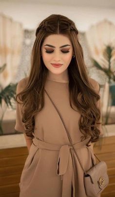 Hairstyles For Gowns, Open Hairstyles, Front Hair Styles, Hair Up Styles, Hairdo For Long Hair, Easy Hairstyles For Long Hair