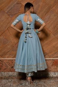 Sleeves For Anarkali Dress, Anarkali Suit Sleeves Design, Anarkali Suit Back Design, Anarkali Dress Back, Kurta Back Design, Anarkali Back Designs, Indian Dresses Traditional Anarkali, Anarkali Kurta Designs