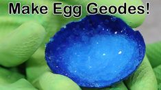 an egg is sitting in the middle of some green eggs with words that read make egg geodes