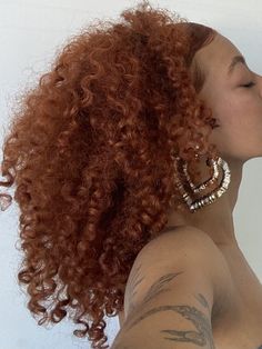 Copper Natural Hair Black Women, Red Head Black Woman, Ginger Curly Hair Black Women, Copper Curly Hair, Ginger Curly Hair, Copper Curls, Curly Hair Color Ideas, Curly Hair Color