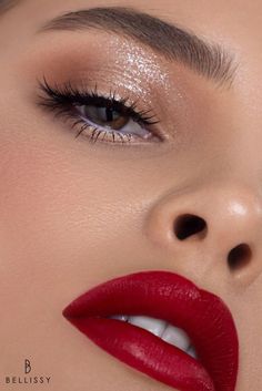 Make Up Designs, Red Lips Makeup Look, Makeup Tools Products, Maquillage On Fleek, Red Lipstick Makeup, Red Lip Makeup, Make Up Videos, Eye Makeup Steps, Red Makeup