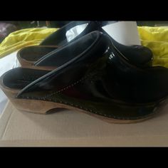 Sanita Danish Patent Leather Clogs Size 41 ( Size 10) Brand New Never Worn Classic Black Clogs With Reinforced Heel, Classic Black Clogs With Flat Heel, Classic Black Flat Heel Clogs, Formal Black Round Toe Clogs, Vintage Clogs, Platform Clogs Shoes, Sanita Clogs, Nursing Clogs, Black Clogs