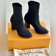 This Is An Authentic Pair Of Louis Vuitton Monogram Stretch Fabric Silhouette Ankle Boots Size 40 ( According To Lv Website) In Black. This Unique And Chic Boot Is Made Of Black Monogram Embroidered Fabric. This Features Sturdy 3.75-Inch Heels In The Shape Of A Monogram Fleur. These Are Stunning Boots For A One Of A Kind Look, From Louis Vuitton! The Boots Are In Good Pre Owned Condition. Signs Of Wear Are Including Wear On Outsoles, Creasing, Wear On Fabric On The Inner Sides Of The Boots( Last Lv Boots, Shoes Louis Vuitton, Ankle Boots Black, Embroidered Fabric, Louis Vuitton Shoes, Black Ankle Boots, Boots Black, Louis Vuitton Monogram, Bootie Boots