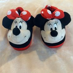 Disney Minnie Mouse House Slippers Size 7/8. These Classic Red Polkadot Minnie Mouse House Slippers Are Adorable. They Run True To Size I Picked Up The Is Size By Mistake And There Was No Squeezing In Them For My Granddaughter. Minnie Mouse Slippers, Minnie Mouse House, House Slippers, Minnie Mouse, Kids Shop, Polka Dots, Slippers, Disney, Red