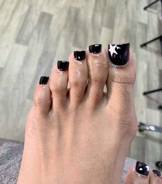 Emo Toe Nails, Black Toes And Nails, Black Toe Nails With Design, Black And White Toe Nails, Black Acrylic Toes, Black French Tip Toes, Black Toenails, Black Toes, Black Toe Nails