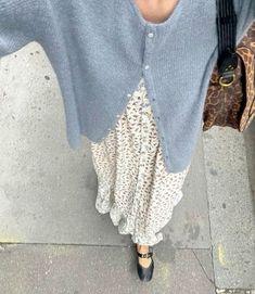 Mid Rise Jeans Outfit, Jeans Outfit Aesthetic, Summer Outfit Dress, Scandi Summer, Modest Girly Outfits, Outfit Dress, Outfits Fall, Jeans Outfit, Outfit Aesthetic