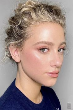 Nomakeup Makeup, Wedding Hairstyles And Makeup, Feather Brows, Makeup Looks For Green Eyes, Bridal Makeup Natural, Makeup For Blondes, Dewy Makeup, Fall Makeup Looks, Smink Inspiration