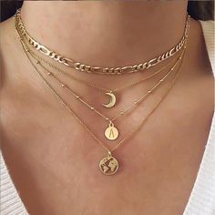 قلادات متدلية, Gold Leaf Necklace, Horseshoe Pendant, 8 March, Map Pendant, Accesories Jewelry, Hot Jewelry, Jewelry Accessories Ideas, Tiffany Jewelry