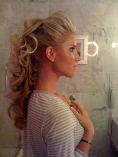 Beautiful Updo... Definitely love the top but maybe bring the hair to the side instead of the back? Red Carpet Hair Updo, Looking In The Mirror, Red Carpet Hair, 2015 Hairstyles, Formal Hairstyles, Wedding Hair And Makeup, Love Hair, Great Hair