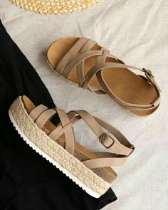 Summer Suede Sandals With Chunky Platform, Summer Sandles, Heel Sandals Outfit, Sandal Wedges, Fitness Video, Fashion Shoes Sandals, Sandals Outfit, Flatform Sandals