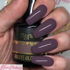 Mauve-ulous ﻿Mavis﻿ is a dark toned mauve with gray and purple undertones. Magpie Gel Polishes are formulated with the highest quality, adhere to the strict EU regulations and are fully manufactured in the UK. Magpie Gel Polish is 100% pure gel which offers more durability without any of issues that come from hybrid gel polishes. Magpie Gel Polish benefits include: does not dry or thin the natural nail excellent adhesion (no aggressive nail prep or filing needed) beautiful creamy texture appl Solid Nails, Mauve Nails, Fall Gel Nails, Purple Nail Designs, October Nails, Nail Prep, Fall Nail Colors