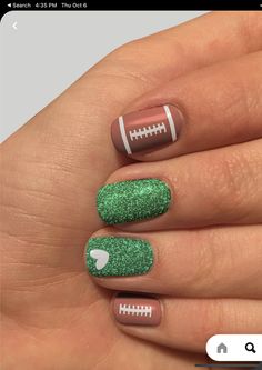 Cute Easy Gel Nail Designs, Fall Football Nail Designs, Football Nail Designs School Colors, Sports Nails Designs, Football Nails Acrylic, Fall Football Nails, Football Nail Ideas, Cute August Nails, Football Nails Design