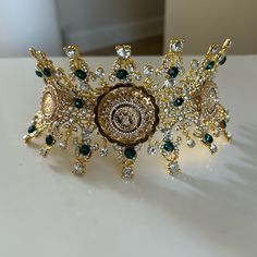 Gold And Emerald Green Crystal Bridal Crown. Like New! Very Good Condition. Only Worn Once. Handband And Buyer Beautiful And Heavy Gold And Emerald, Emerald Green Crystal, Bridal Crown, Green Crystal, Green Crystals, Emerald Green, Emerald, Gaming, Hair Accessories