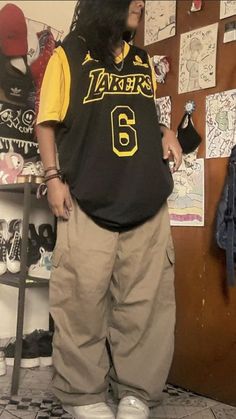 Old School Baggy Outfits, Shuji From Pen 15 Outfits, Baggy Cargo Pants Outfit Street Style, Outfit Ideas Tomboy Simple, Baggy Baddie Outfits, Baggy Outfit Ideas Street Styles, Baggy Clothes Aesthetic Women, Baggy Clothes On Plus Size, Car Meet Outfit Baddie