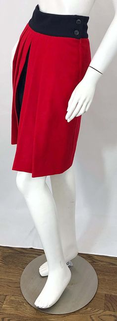 For Sale on 1stDibs - Chic vintage 80s GIANNI VERSACE for GENNY ( from the upscale store Claire Pearone) lipstick red and black high waisted pencil skirt! At first the skirt Lipstick Red, High Waisted Pencil Skirt, Chic Vintage, Gianni Versace, 1980s Vintage, Vintage Chic, Red And Black, Versace, Pencil Skirt