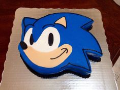 a cake shaped like a sonic the hedgehog