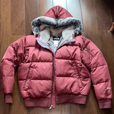 Beautiful Burgundy Red North Face Jacket. Jacket Says Size S But Seems To Run Big Since Im A Medium And It Still Fits. Warm And Comfortable. 2 Zipper Close Pockets On The Front 1 Zipper Close Inside Pocket. Beautiful Soft Hood With Zipper Down The Middle. Hood Is Attached. The Fur On The Sides Of Hood Can Be Taken Off. Look At Pics Carefully. Check Pictures For Condition, Pretty Good Condition. *** Reasonable Offers Are Accepted!!! Red North Face Jacket, Coats North Face, North Face Coat, Jacket With Zipper, North Face Jacket, Burgundy Red, Pretty Good, Inside Pocket, North Face