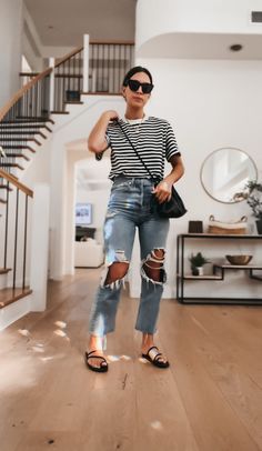 August Style Outfits, Weekend In Florida Outfits, Summer Outfits With Black Jeans, Cool Mom Outfits Spring, Air Travel Outfits For Women, Style 2024 Womens Fashion, Cool Mom Outfits Summer, Casual Summer Outfits Jeans, Cute Mom Outfits Summer