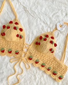 Fest Outfits, Mode Crochet, Smink Inspiration, Crochet Clothing And Accessories, Blanket Knitting, Crochet Fashion Patterns, Fun Crochet Projects, Crochet Tank, Diy Crochet Projects