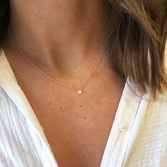 Tiny Pave Diamond Disc Necklace Minimalistic Necklace Gold, Small Dimond Neckless, Fine Necklace Gold, Small Dainty Necklace, Minimal Diamond Necklace, Dainty Gold Necklaces, Small Necklace Simple, One Diamond Necklace, Dainty Necklace Diamond