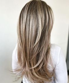 Long Metallic Brown Blonde Hair Round Face Hairstyles Long, Beach Blonde Hair, Sandy Blonde Hair, Straight Layered Hair, Long Length Hair, Fine Straight Hair, Hair Inspiration Long, Hair Adviser, Hairstyles For Layered Hair