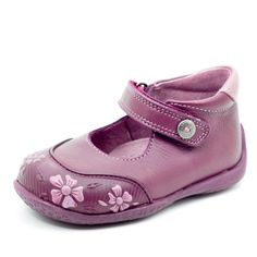 Cushioned Leather Insole. Premium Leather Upper. Extra Padding Around The Collar Provides Added Comfort. Durable And Flexible Rubber Outsole. Made In Spain Toddler Girl Shoes, Girl Shoes, Shoes Color, Girls Shoes, Kids Shoes, Toddler Girl, Dress Shoes, Leather Upper, Kids Shop