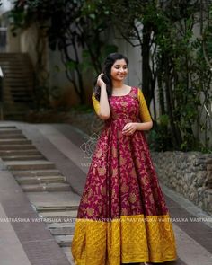 Long Frocks With Silk Sarees, Anarkali Suits From Old Saree, Eid Dress Design, Chudi Designs, Ladies Frock Design, Cousins Funny