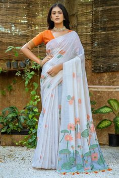 Daily Wear Muga Cotton Fabric Weaving Work Off White Saree Aesthetic Blouse, Off White Saree, Fabric Weaving, White Saree, Desi Clothes, Half Sleeve Blouse, Everyday Elegance, Art Silk Sarees, Zari Work