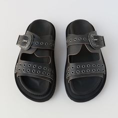 Nwt Zara Kids Girls Leather Sandals With Buckles Buckled Size 5 9.30 Inch Sandals In 100% Cowhide Leather With Die-Cuts On Upper. Double Strap, One With A Cowboy Style Buckle. Chunky Rubber Sole. Chunky Sandals, Cowboy Style, Zara Kids, Kids Sandals, Zara Shoes, Flip Flop Sandals, Cowhide Leather, Leather Sandals, Kids Shoes