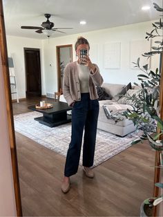 Casual Social Work Outfit, Med Student Business Casual, Tan Business Casual Outfit, Med School Business Casual, Work Outfits Women Cardigan, Business Casual Doctor Outfits, Business Casual Outfits For Women Cardigan, Business Casual Outfits Athletic, Counseling Outfits Business Casual