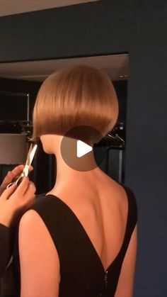 Cute Bob Haircuts - Bob Hairstyles - Bob Haircut - Short Haircut Girl Round Graduation Haircut, Long To Short Hair Transformation, Short Hair Transformation, Creative Haircuts, Hair Secrets, Long To Short Hair, Easy Hairstyle, Hair Brained