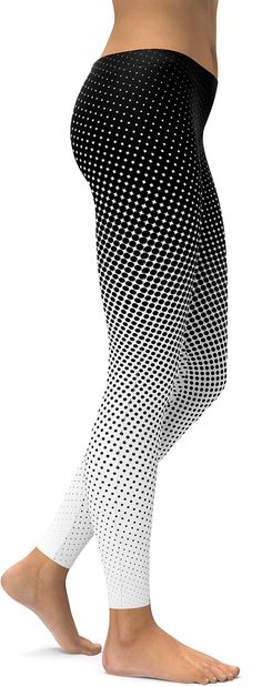 You can never go wrong with a good pair of leggings that are fashionable, comfortable and in the colors black and white. Why, you ask? It's because you can wear these B&W Halftone Leggings with pretty much everything in your wardrobe! Gothic Leggings, High Waist Sports Leggings, Camouflage Leggings, Black And White Leggings, Crop Top And Leggings, Outfit Yoga, Color Block Leggings, Legging Outfits, Leggings Women