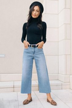 Wide Leg Crop Jeans Outfit Summer, Wide-leg Cropped Denim Jeans, Wide Leg Culottes Outfit, Tops For Wide Leg Jeans, Blue Casual Wide-leg Cropped Jeans, Fall Wide-leg Cropped Denim Jeans, Spring Wide-leg Denim Cropped Jeans, Cropped Wide Leg Jeans Outfit Winter, Chic Wide-leg Cropped Denim Jeans