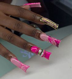 Chrome Pink Nails, Curve Nails, Colourful Acrylic Nails, Chrome Pink, Birthday Nail Designs, Junk Nails, Bunny Nails, Curved Nails