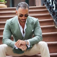 Mens Fashion Edgy, Linen Suits, Green Suit, Well Dressed Men, Urban Wear, Fashion Streetwear, Gentleman Style, Harpers Bazaar, Mens Fashion Summer