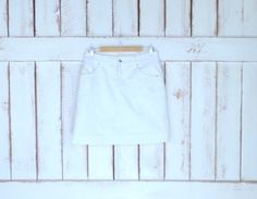 "Vintage Christopher and Banks white stretch jean denim skorts/white denim short skirt/denim shorts/4 Measurements...taken flat -best fits: medium -across waist: 15\" -length: 18\" -marked size: 4 Features... -white stretch denim -stretchy cotton/poly/spandex blend -skirt with shorts attached -button/zipper closure -pockets -Christopher & Banks -90's vintage Condition... -excellent vintage condition -minimal wear PL589" White Denim Short, White Leather Skirt, Denim Short Skirt, White Stretch Jeans, Short Blanc, Skirt Denim, White Denim Shorts, Short Waist, Kimono Cardigan