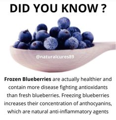 Food Health Benefits, Healthy Lifestyle Food, Health Knowledge, Healing Food, Frozen Blueberries, Food Facts, Good Health Tips, Natural Health Remedies