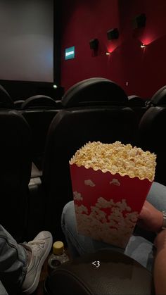 Boyfriend, Date Night, Date Idea, Cinema, popcorn Boyfriend Date Night, Couples Movie Night, Couples Cinema, Boyfriend Date, Cinema Popcorn, Cinema Date, Valentine Gift Idea, Dream Dates, Go To The Cinema