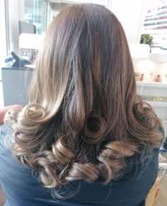 Hair Inspo Summer, Summer Hair Inspiration, Curled Hairstyles For Medium Hair, Baylage Hair, Brown Hair Inspo, Hair Streaks, Hairstyles For Layered Hair, Blowout Hair, Hair Stylies