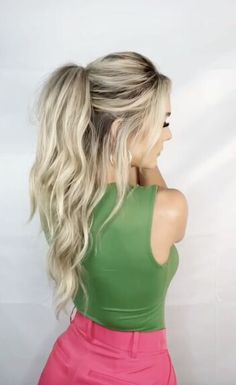 I love sharing hair hacks! I like to make hairstyles look easy but mostly I just like making my hair look good. This hack is actually a favorite because it adds so much volume and makes your hair look so much fuller.You will need 2 rubber bands for this hack! Did you like this hair tutorial? I am new to Upstyle and only have a few tutorials on here but you can see more of my reels on my other social pages:Find me on Instagram @jamielvandenbergFind me on TikTok @jamielvandenberg S… Popular Half Up Half Down Hairstyles, Half Pony Hairstyles Tutorials, Half Up Hair Casual, Casual Half Up Hair, Half Up Half Down Hair Videos, Half Up Ponytail Hairstyles, Quick Half Up Hairstyles, Half Up Hair Tutorial, Long Hair Ponytail Styles