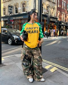 @kianaamn 🥭 Ny Streetwear, Boyish Outfits, Simple Outfits For School, Fashion Trend Forecast, Dressy Casual Outfits, Men Street Fashion, Mens Trendy Outfits, Jersey Outfit, Tomboy Style Outfits