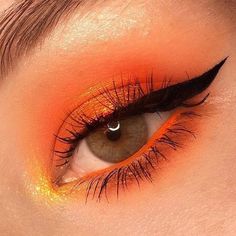 — 𝓐𝓮𝓼𝓽𝓪𝓻𝓻𝓲𝓾𝓼 ` ✰*:・ﾟ; Orange Eyeshadow Looks, Orange Eye Makeup, Black Eye Makeup, Orange Eyeshadow, Orange Makeup, Indie Makeup, Prom 2023, Makeup Eye Looks, Eye Looks