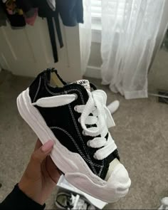 Black White Shoes Aesthetic, Back To School Shoes Black People, Black And White Sneakers Aesthetic, Acubi Fashion Sneakers, Black And White Bapesta Shoes, Miharayasuhiro Shoes Outfit, Back To School Shoes, Shoes Sneakers Nike