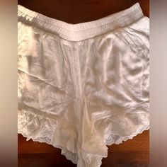 Torrid White Gauze/Embroidered Pull-On Shorts - 1, 1x, 14-16 Nwt White Summer Bottoms With Lace Trim, Summer Bottoms With Lace Trim And Short Shape, Summer Bottoms With Lace Trim, White Lace Trim Summer Bottoms, White Lace Trim Bottoms For Daywear, White Lace Trim Bottoms For Vacation, White Urban Outfitters Shorts, White Lace Trim Summer Shorts, White Lace Trim Shorts