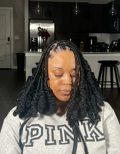 Click on the blog post for details on hair used, supplies needed, and various soft locs hairstyles. Soft locs | soft locs hairstyles | soft locs styles | soft locs bob | soft locs with curls Styles Soft Locs, Hairstyles Soft Locs, Soft Locs With Curls, Soft Locs Styles, Short Soft Locs, Hair For Soft Locs, Boho Soft Locs, Locs With Curls