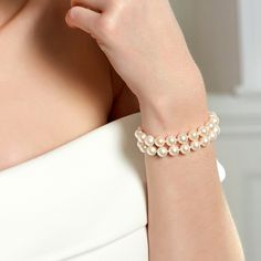 Freshwater Double Pearl Bracelet Pearl Bracelet Outfit, Pearl Jewelry Gift, White Pearl Bracelet, Pearl Bracelets, Double Strand Necklace, Freshwater Pearl Bracelet, White Freshwater Pearl, Pearl Types, Trends 2022