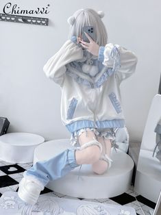 Original Japanese Mass-produced Mine-based Fleece Sportswear Jacket Sweet Water Color Long-sleeved Kawaii Outfit Ideas, Japanese Jacket, 일본 패션, Style Kawaii, Loose Hoodie, Cat Ear, J Fashion, Winter Jackets Women, Kawaii Clothes