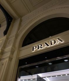 Prada Wallpaper, Prada Aesthetic, Vision Board Inspiration, Minimalist Interior Design, Best Photo Poses, Instagram Blog