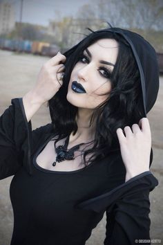 Gothic Type, Chica Punk, Punk Girls, Chica Cool, Goth Look, Gothic Models, Victorian Goth, Goth Women